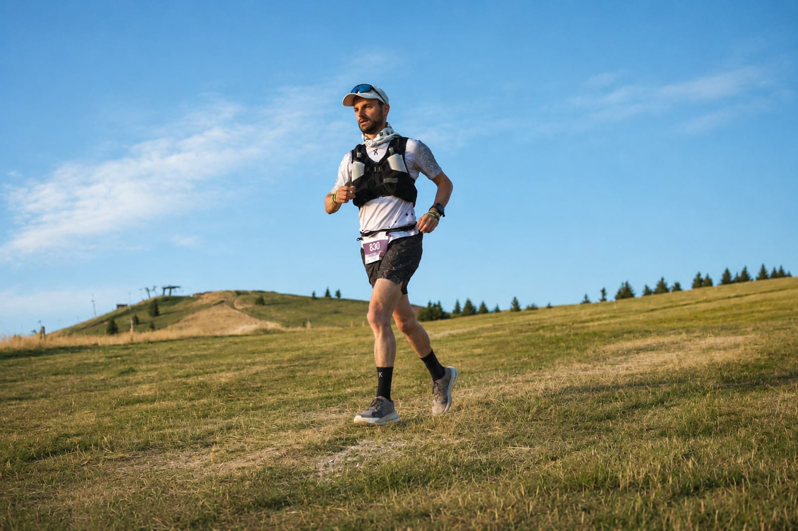 Julien Craeye en course sur un sentier de trail